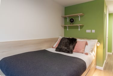 Silver En Suite River View - Image 2